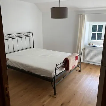 Ferienhaus Maison En Pierre, Chaleureuse, Avec Etang Havelange