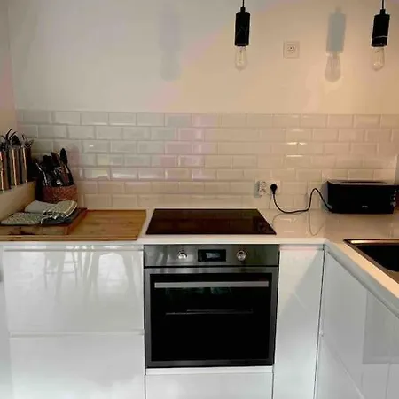 別荘 Maison En Pierre, Chaleureuse, Avec Etang Havelange