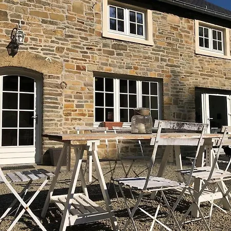 Casa vacanze Maison En Pierre, Chaleureuse, Avec étang Havelange